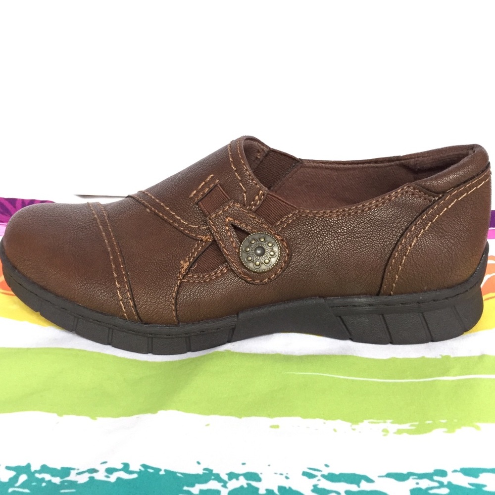 Slip on shoes women’s size 6M